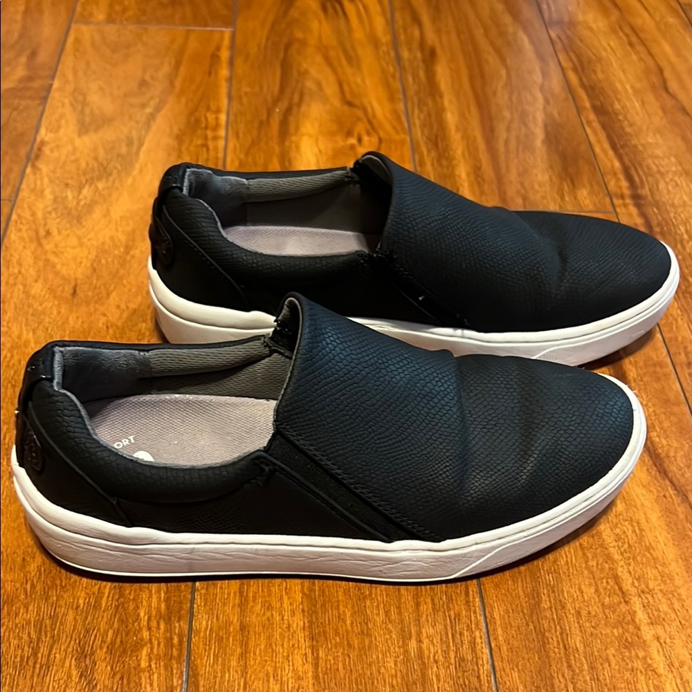 Women’s Black Slip-On Dr. Scholls Shoes